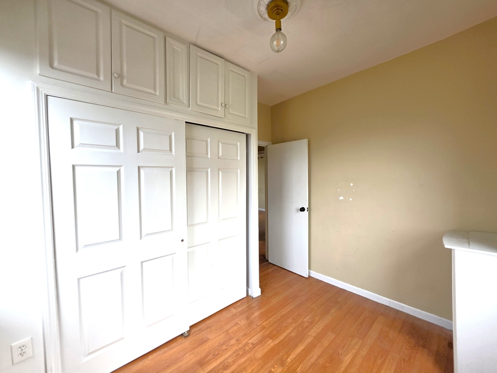 21-77 33rd Street - Photo 8