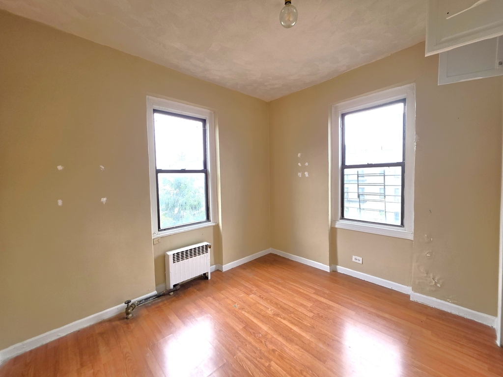 21-77 33rd Street - Photo 6