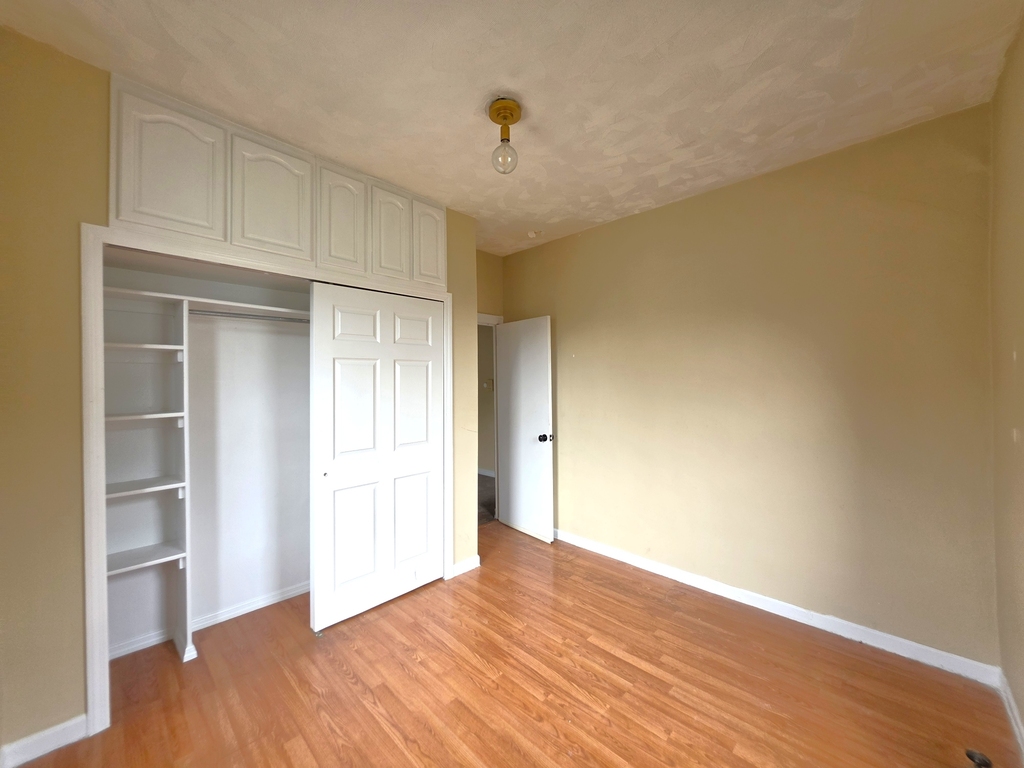 21-77 33rd Street - Photo 9
