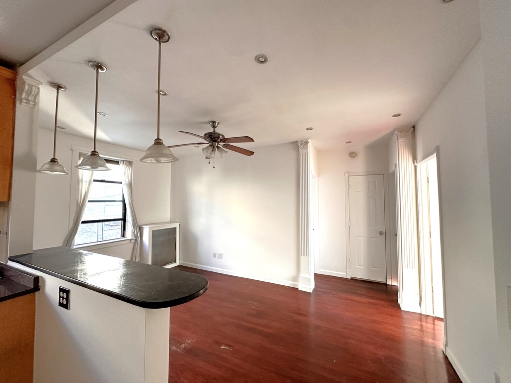 21-15 33rd Street - Photo 4
