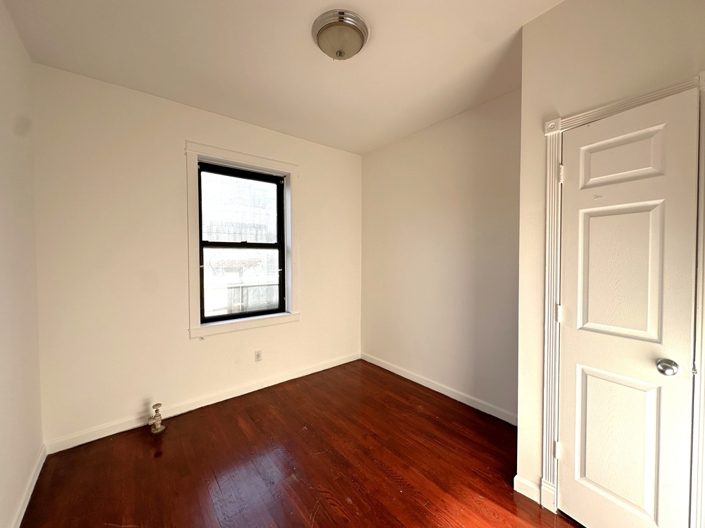 21-15 33rd Street - Photo 6