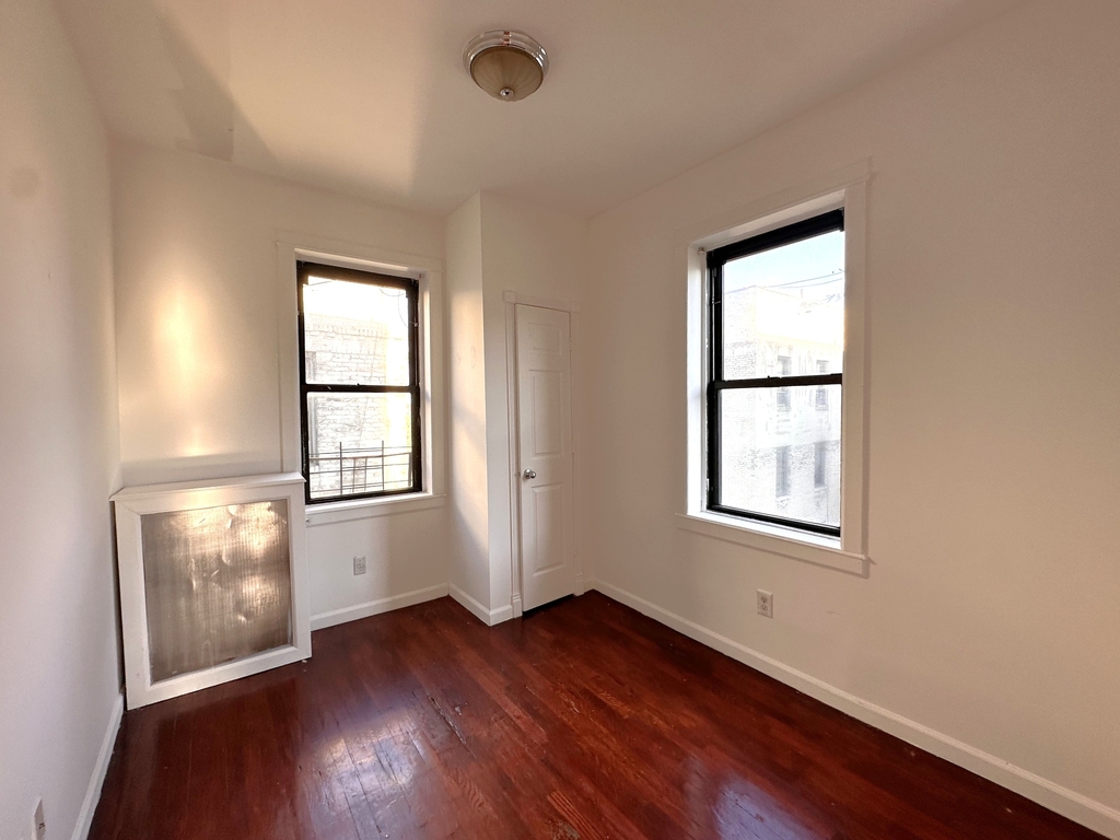 21-15 33rd Street - Photo 8