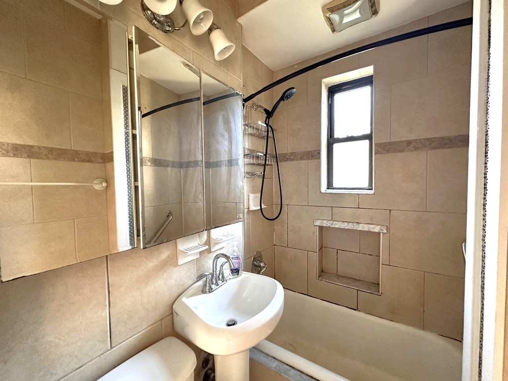 21-15 33rd Street - Photo 9
