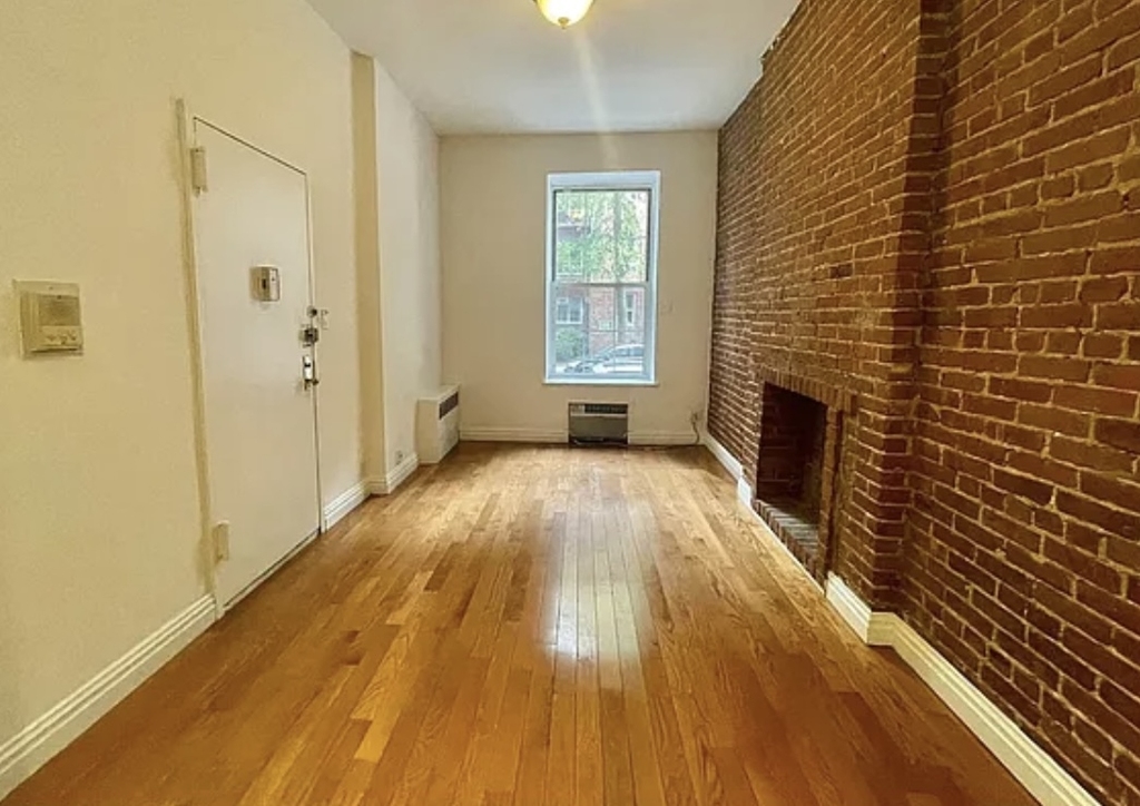 536 East 89th Street - Photo 1