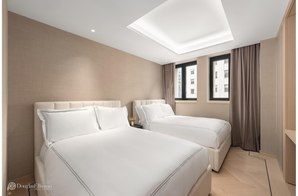 685 Fifth Ave - Photo 6