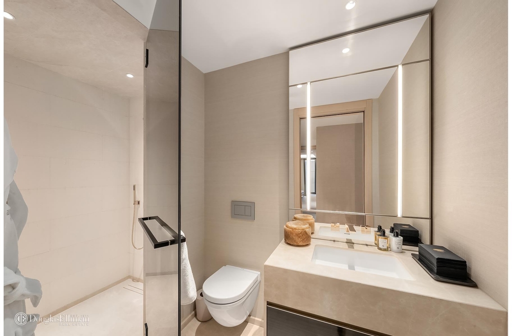 685 Fifth Ave - Photo 7