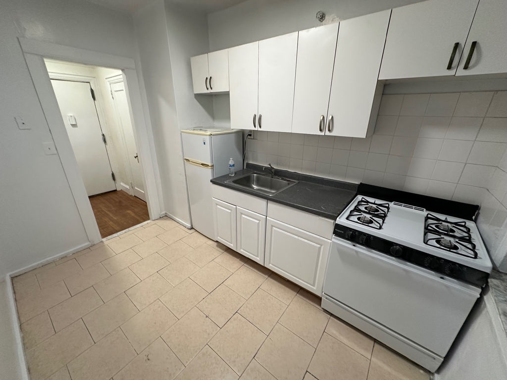 1544 Gillespie Avenue - Photo 11