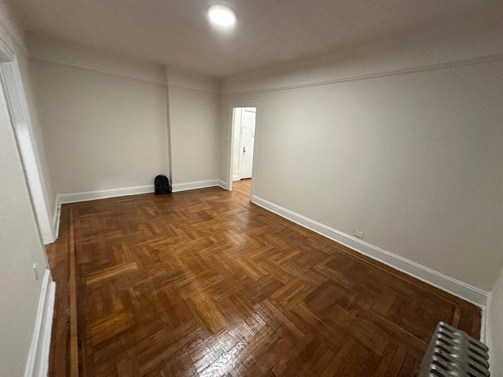 1544 Gillespie Avenue - Photo 3