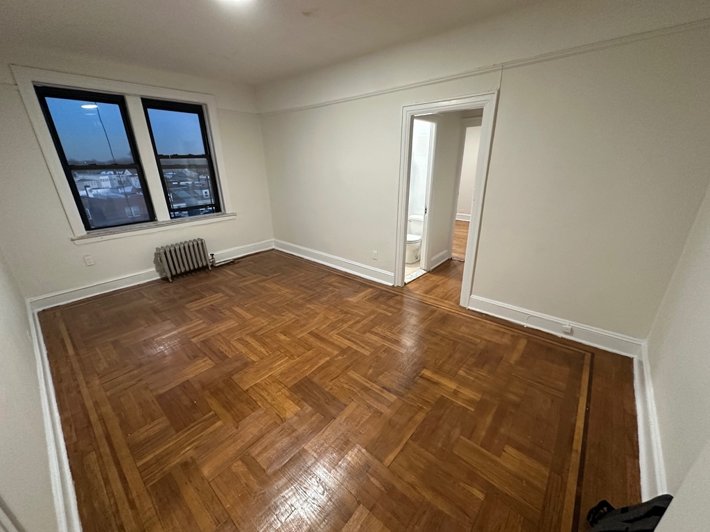 1544 Gillespie Avenue - Photo 0