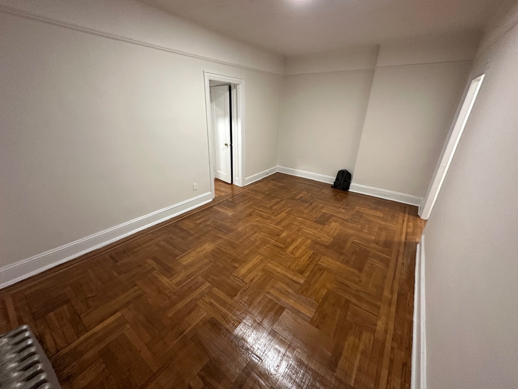 1544 Gillespie Avenue - Photo 2