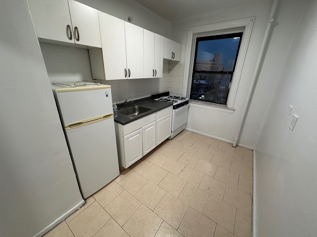 1544 Gillespie Avenue - Photo 6