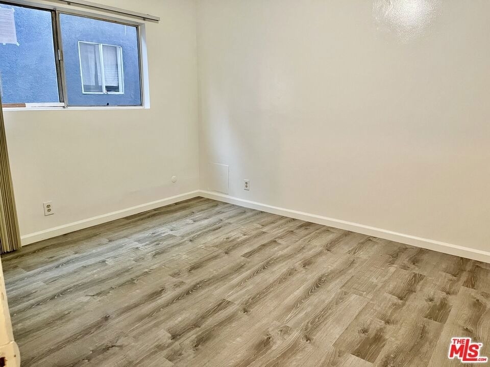 4702 W 17th Street - Photo 2