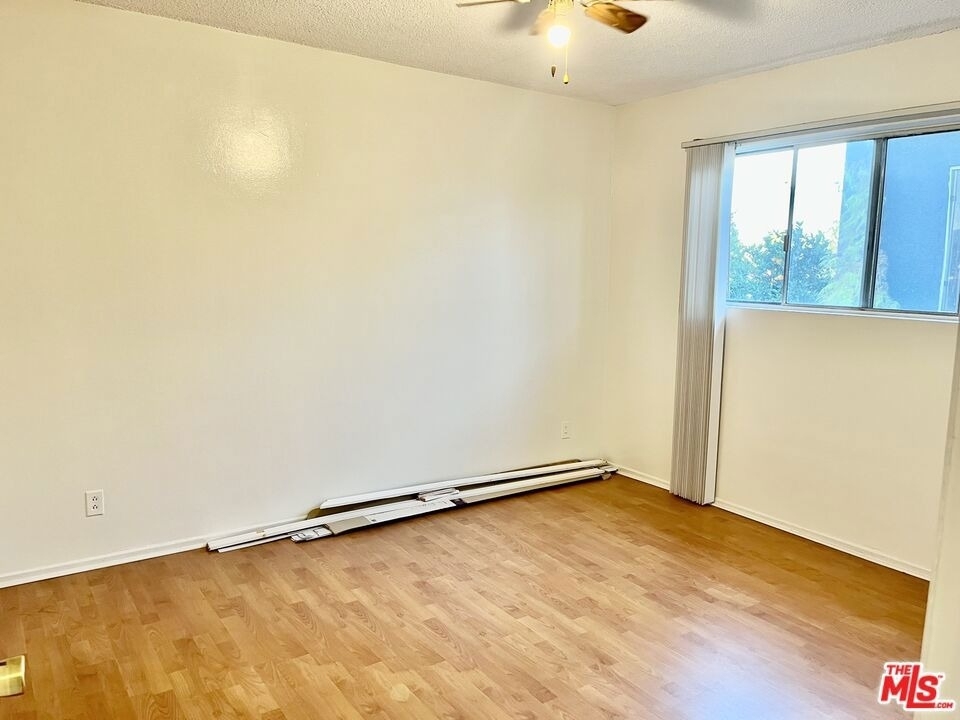 4702 W 17th Street - Photo 9