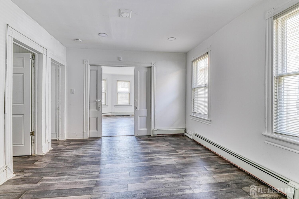 212 Easton Avenue - Photo 9