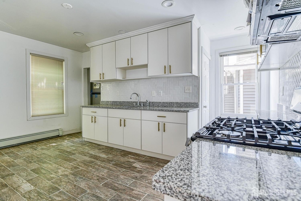 212 Easton Avenue - Photo 10