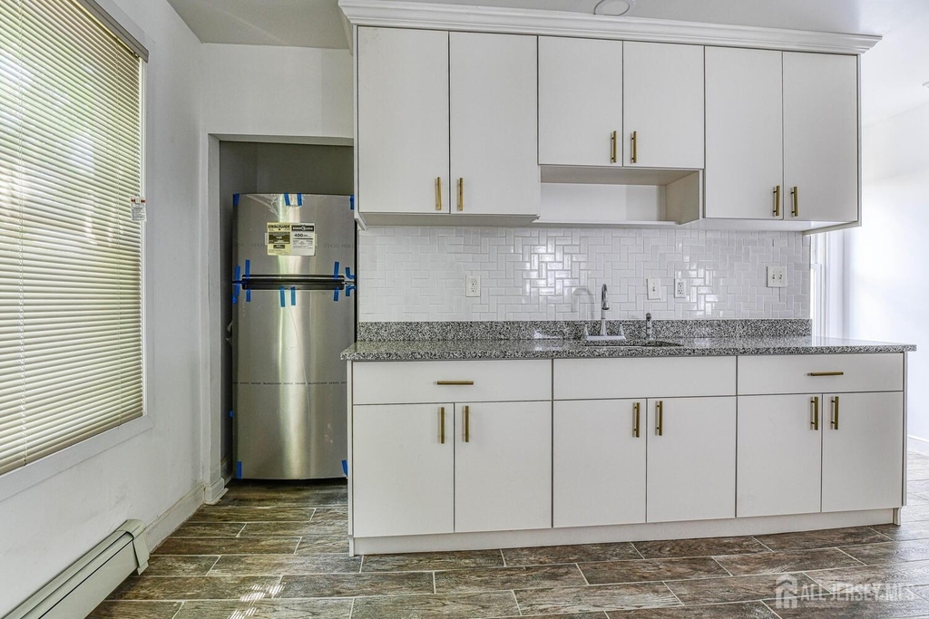 212 Easton Avenue - Photo 14