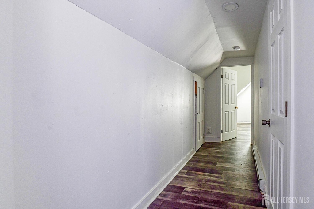 212 Easton Avenue - Photo 18