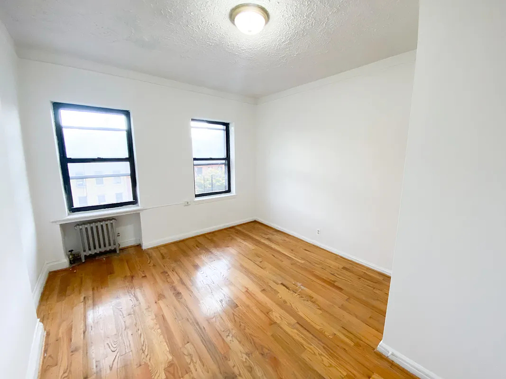 2242 1st Avenue - Photo 3