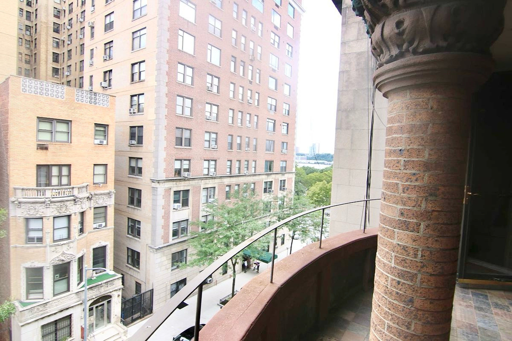 331 West 76th Street - Photo 3