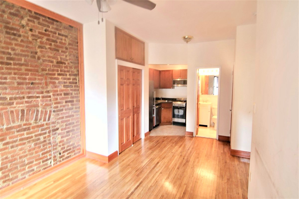 331 West 76th Street - Photo 6