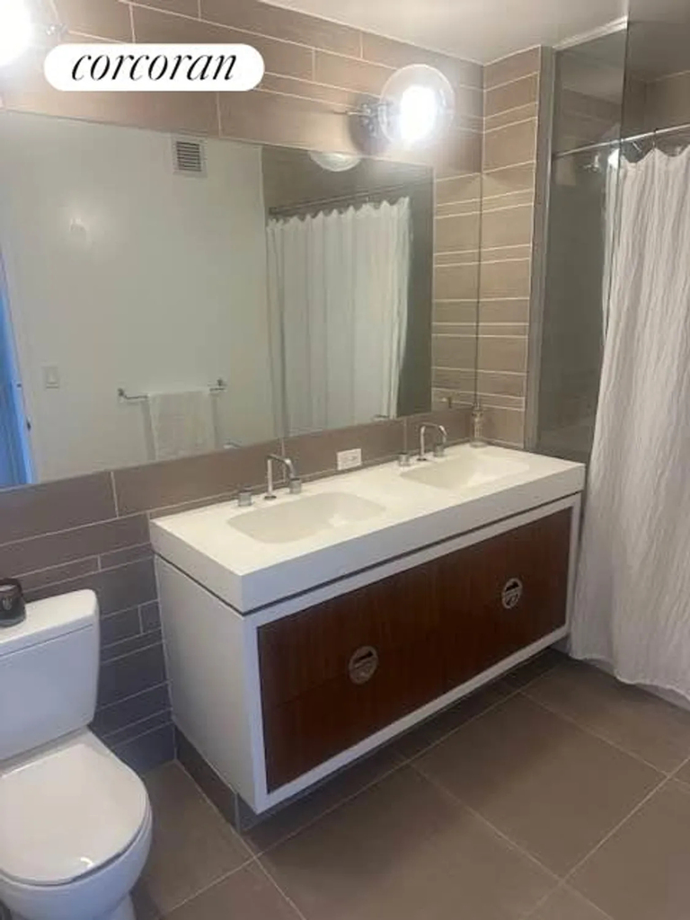 550 West 45th Street - Photo 10