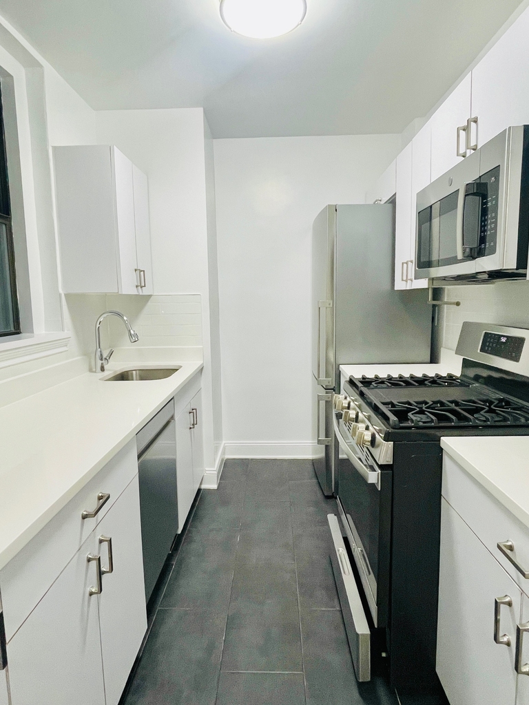 West 55th Street - Photo 1