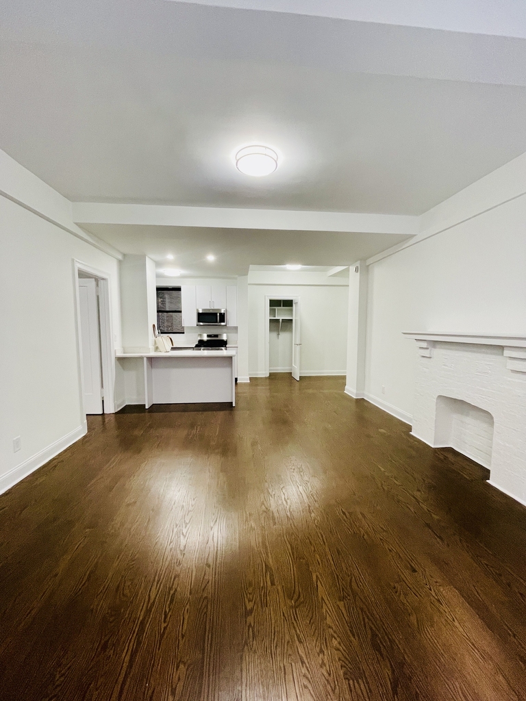 W 55th Street - Photo 2