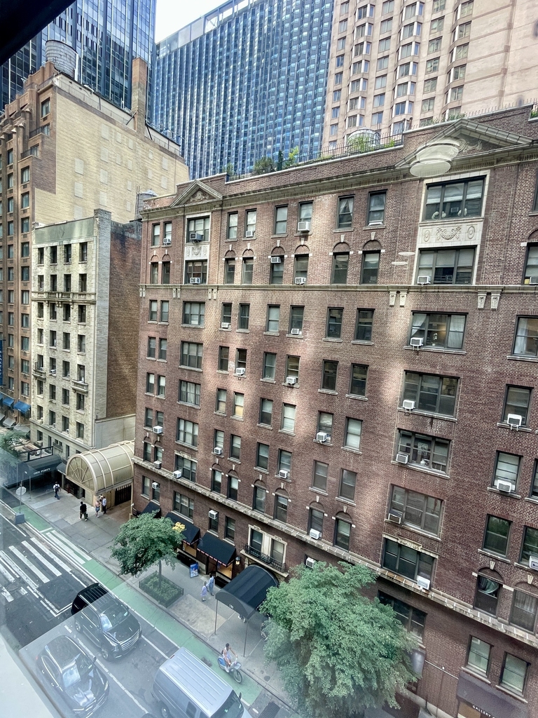 W 55th Street - Photo 3