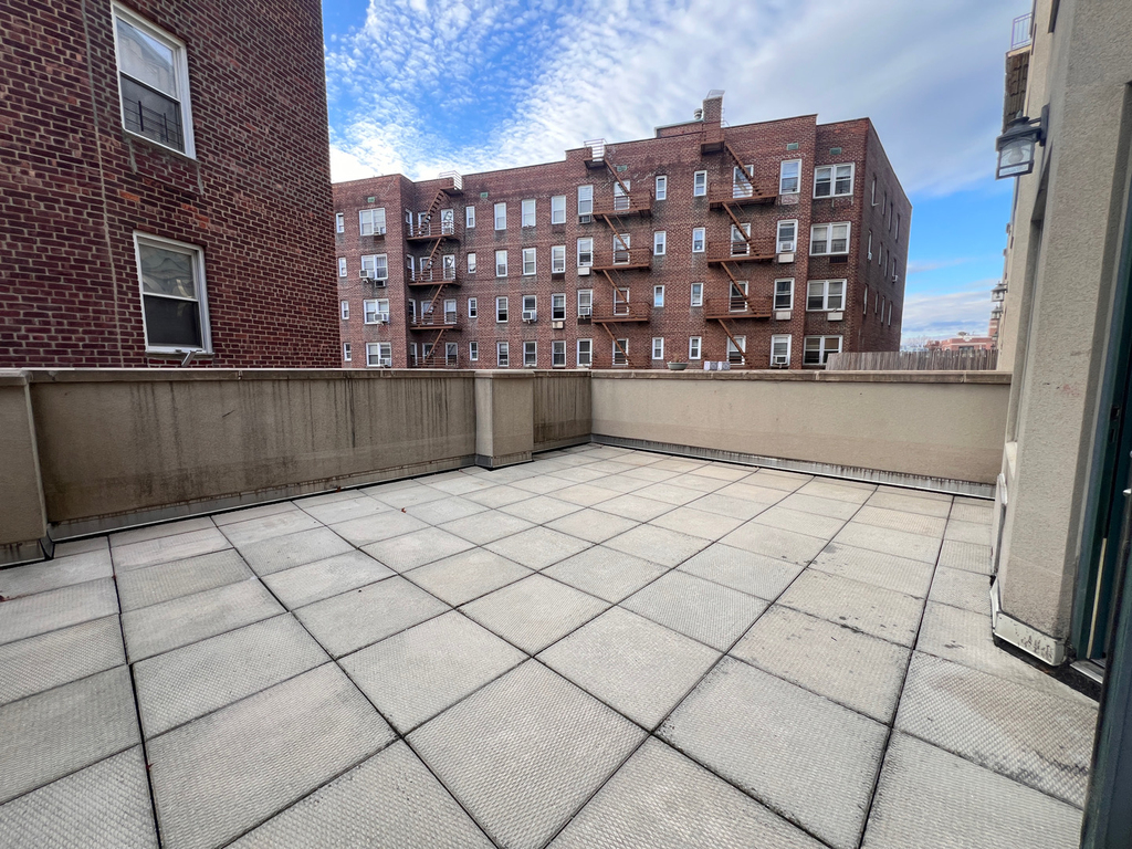 83-30 Kew Gardens Road - Photo 1