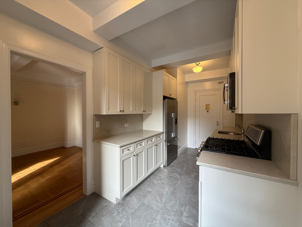 115 East 92nd Street - Photo 12