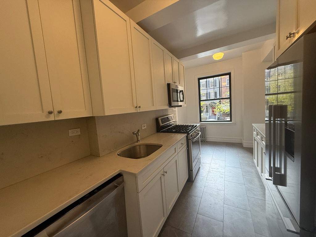 115 East 92nd Street - Photo 9