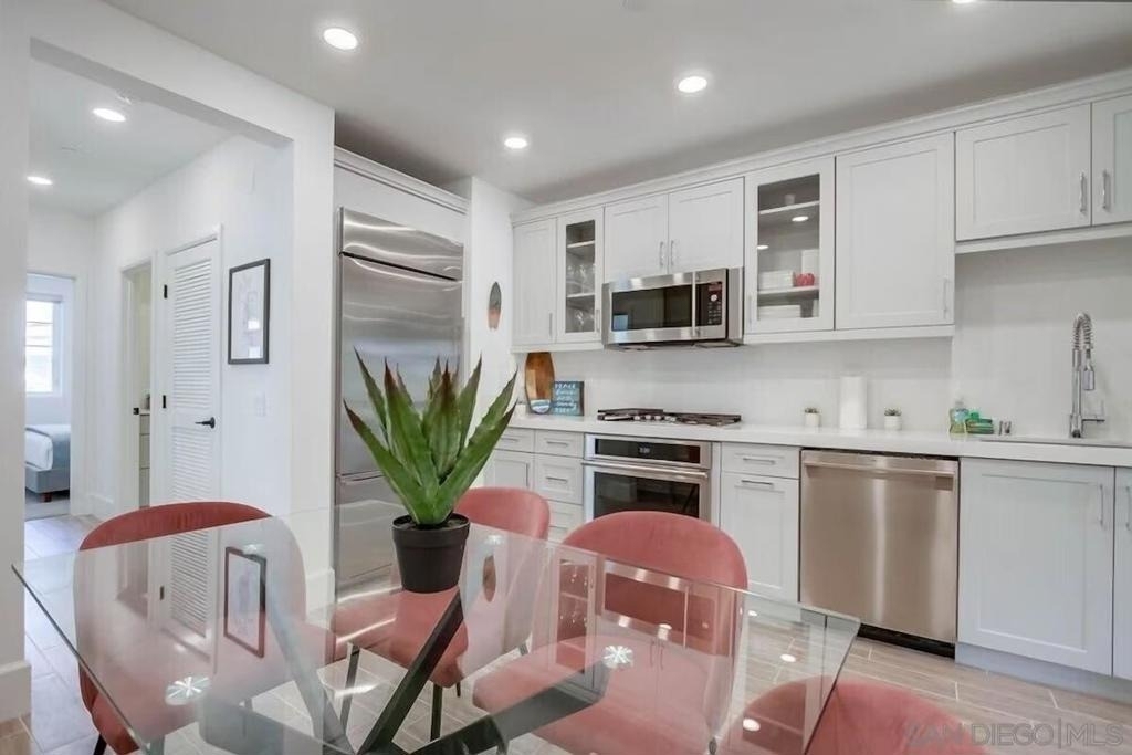 834 Santa Barbara Pl - Photo 9
