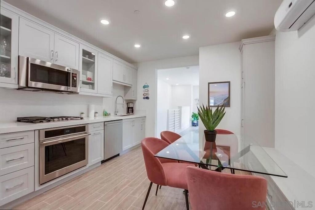 834 Santa Barbara Pl - Photo 11