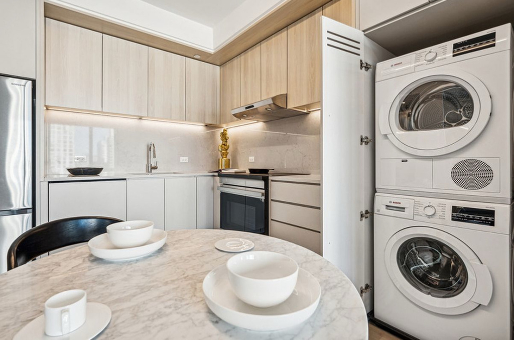 Hanover Place - Photo 1