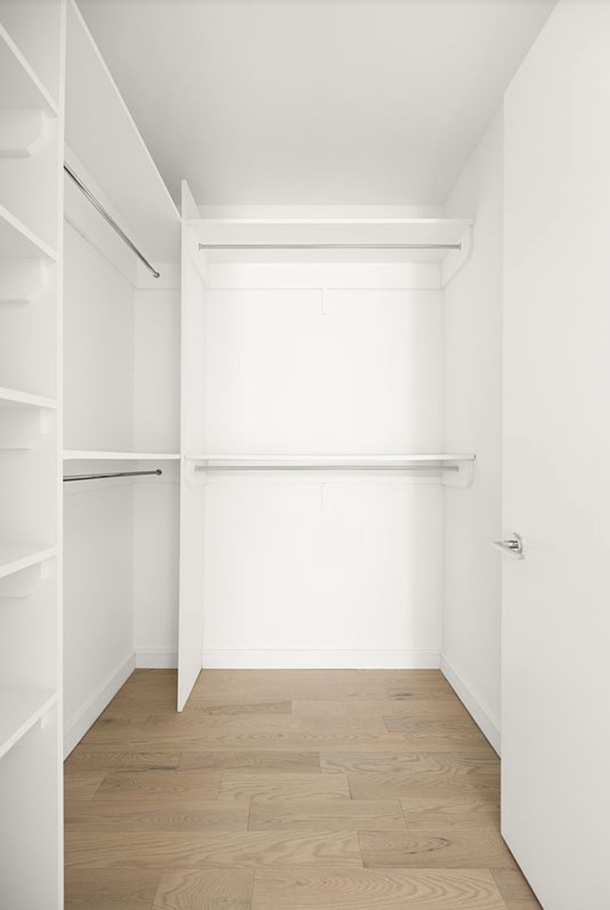 East 83rd Street - Photo 6