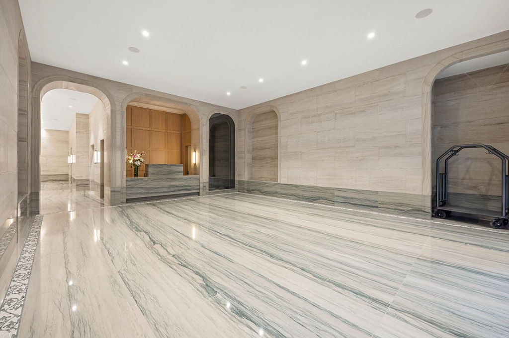 East 83rd Street - Photo 16