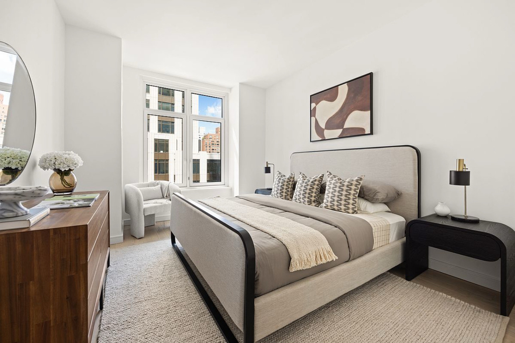 East 83rd Street - Photo 4