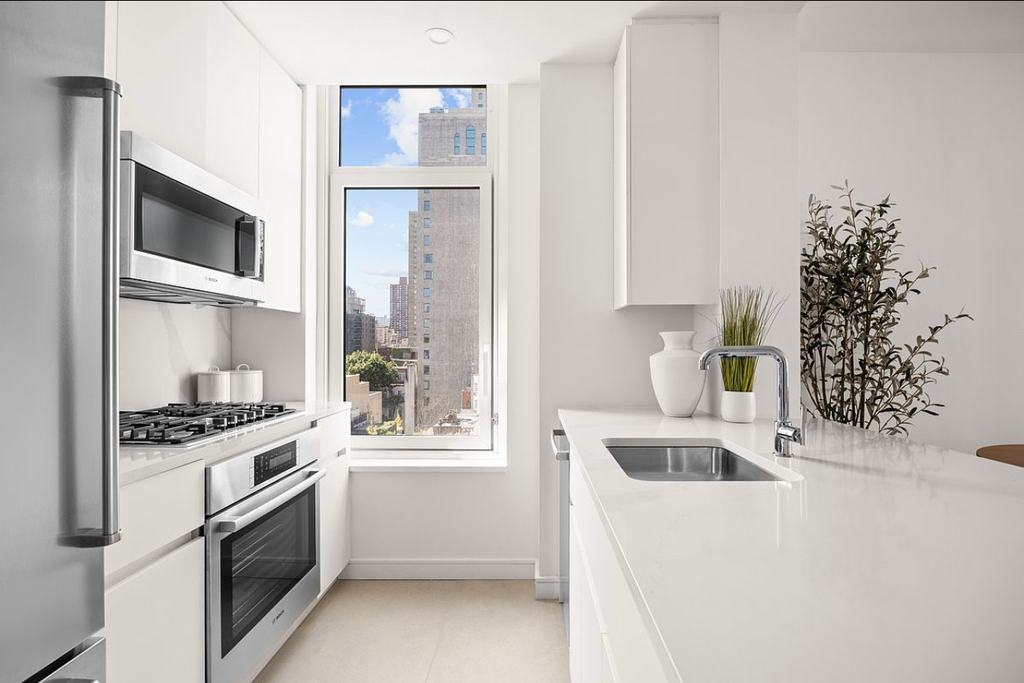 East 83rd Street - Photo 2