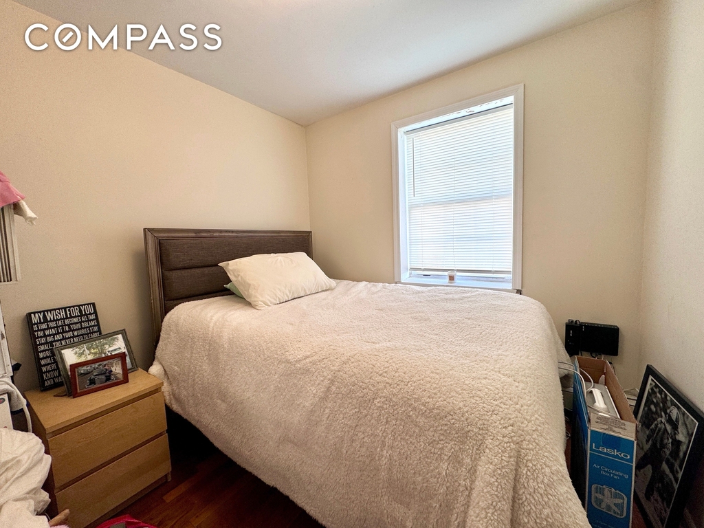 4 Gotham Ave - Photo 6