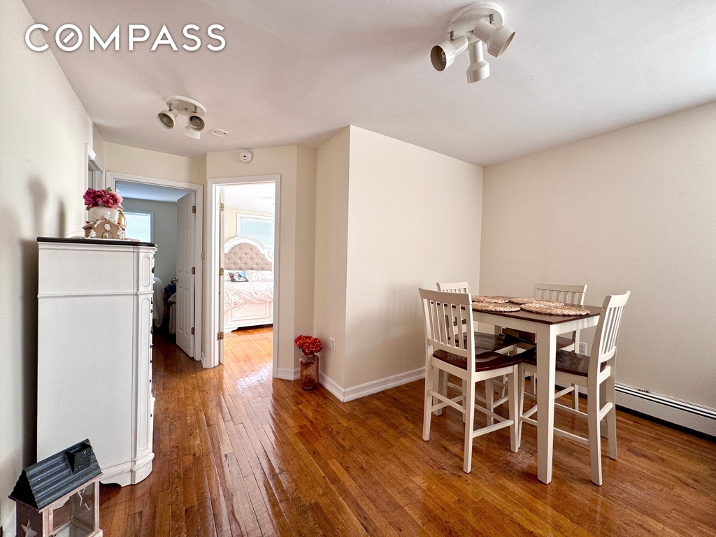 4 Gotham Ave - Photo 3