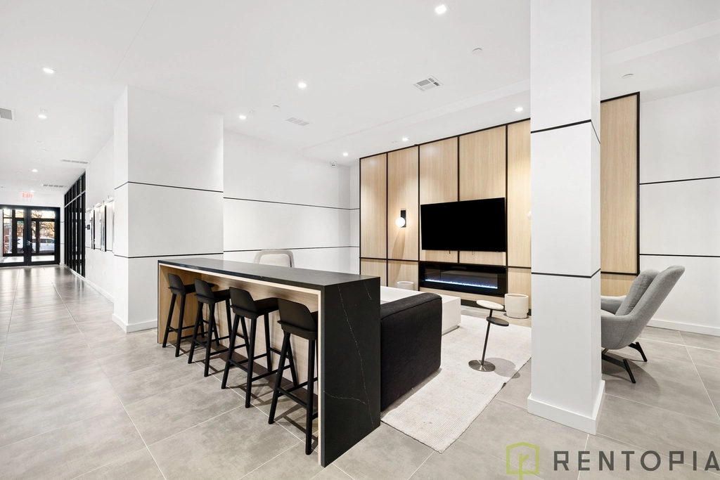 1499 Bedford Avenue - Photo 15