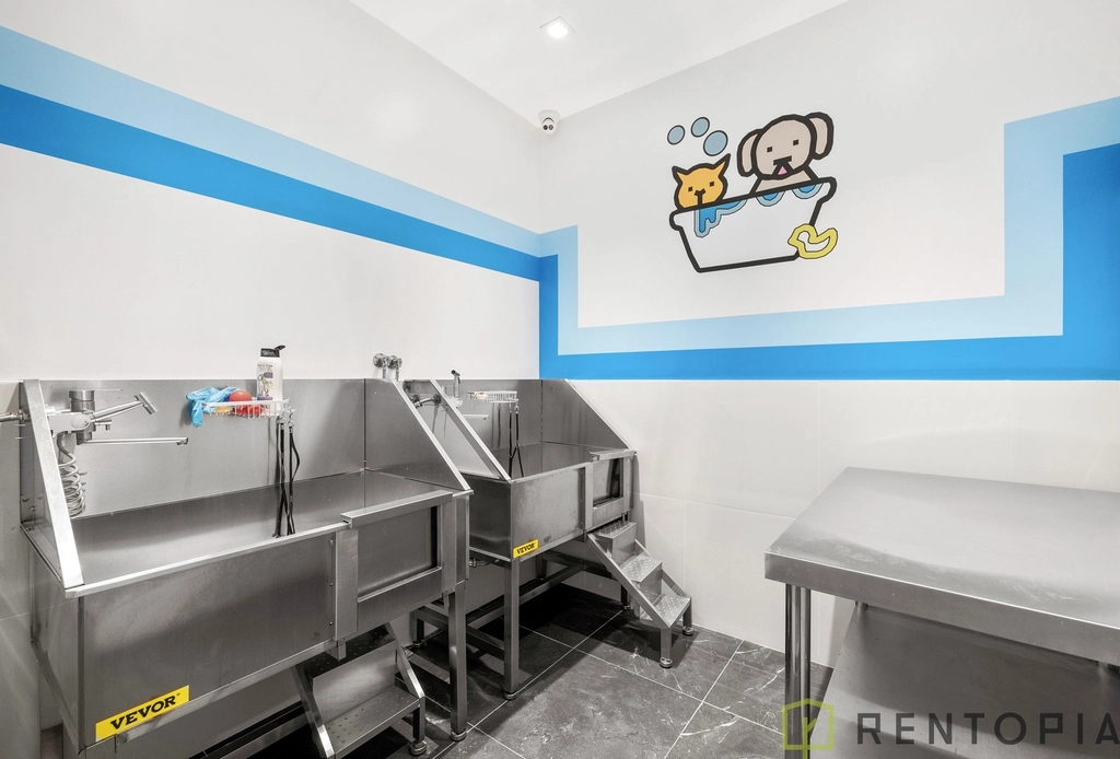 1499 Bedford Avenue - Photo 17