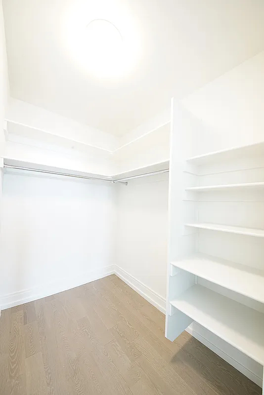 555 10th Avenue - Photo 3