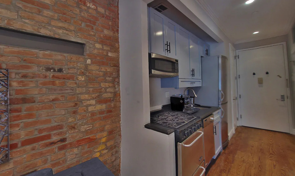East 13th Street - Photo 4