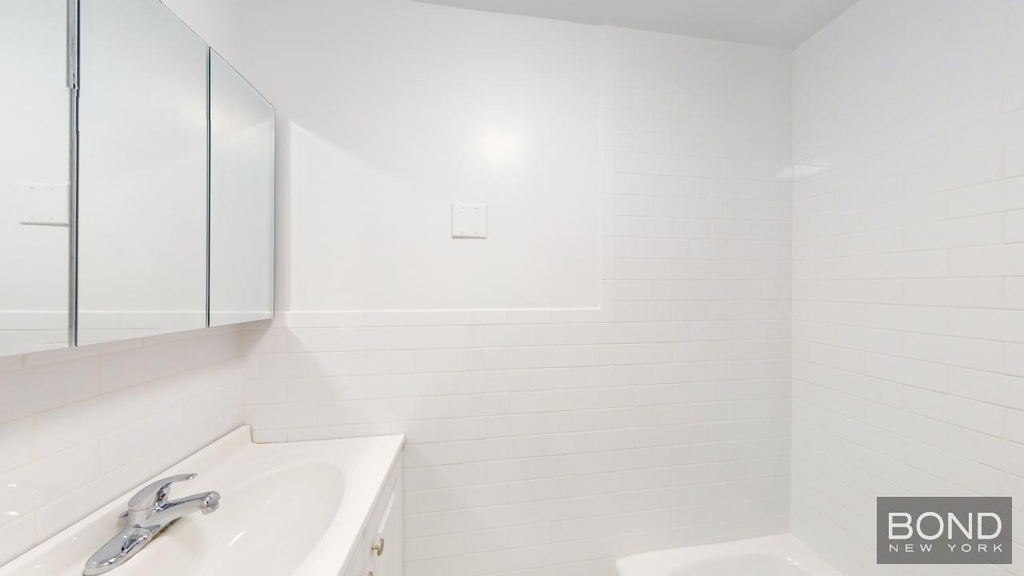 346 West 47th Street - Photo 12