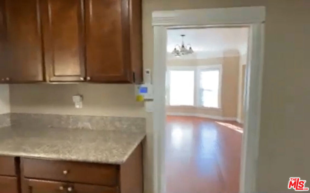1284 W 38th Street - Photo 9