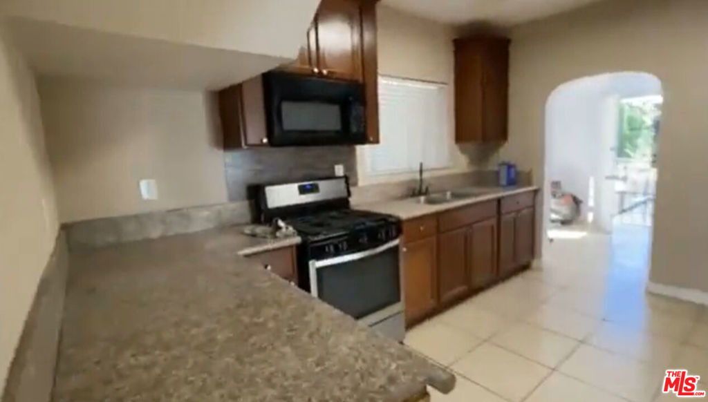 1284 W 38th Street - Photo 7