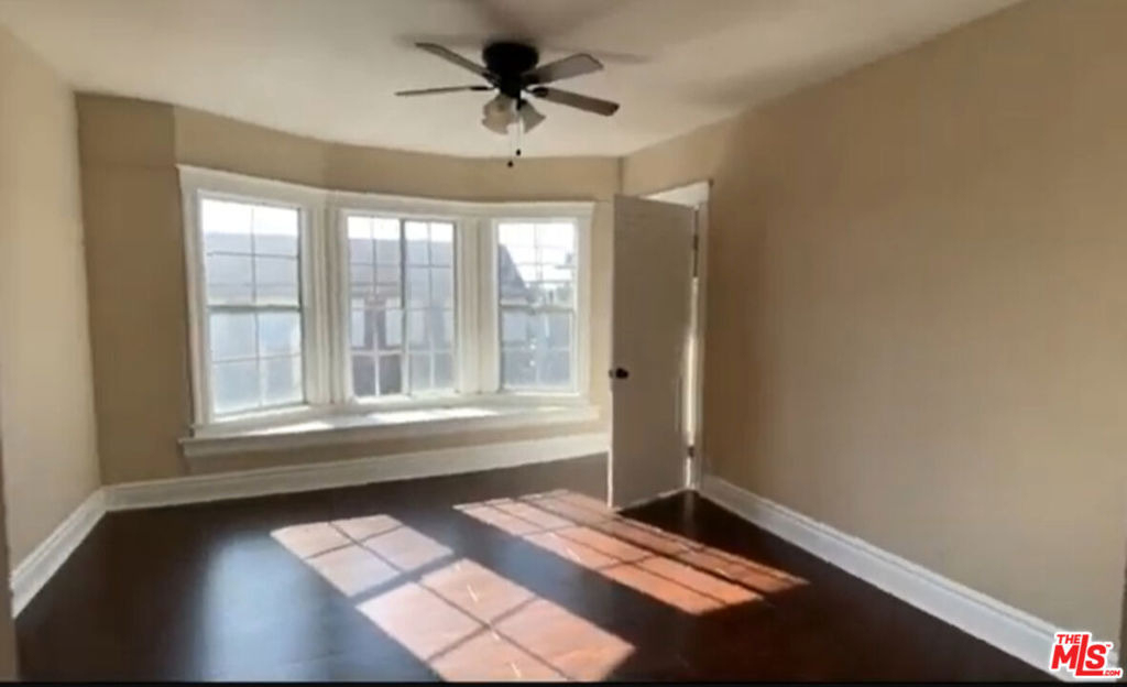 1284 W 38th Street - Photo 3