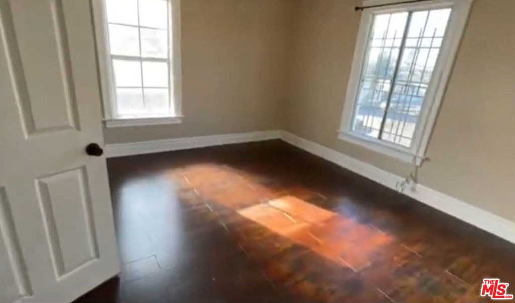 1284 W 38th Street - Photo 5