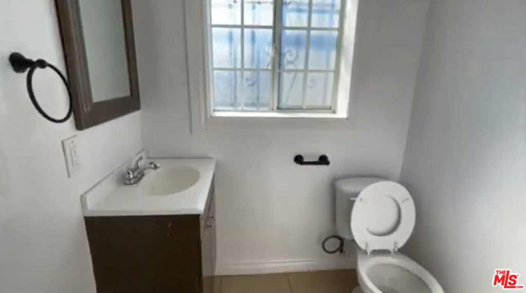 1284 W 38th Street - Photo 11